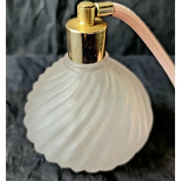 Vintage Frosted Pink Glass Atomizer Perfume Bottle tassel Spray - Picture 6 of 7